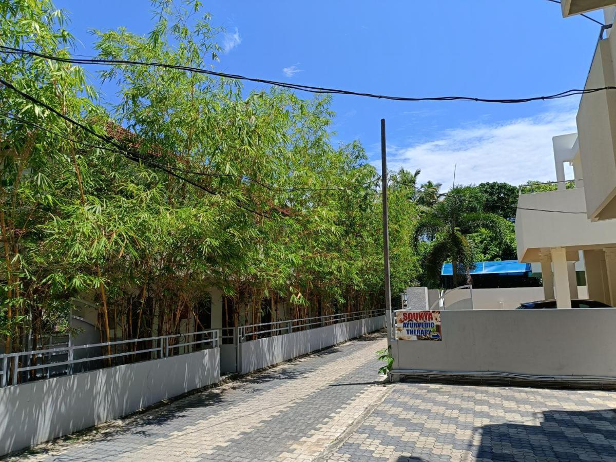 קולאם Global Backwater Resort מראה חיצוני תמונה